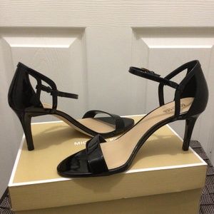 MICHAEL Michael Kors Women's Simone Mid Sandals